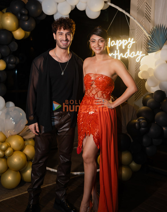photos celebs attend akanksha puris birthday bash 12