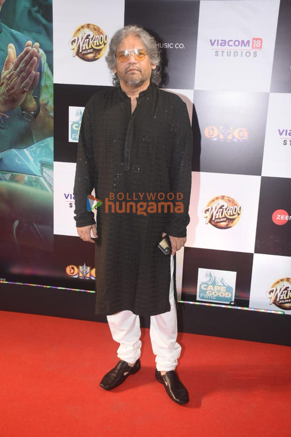 photos celebs grace the premiere of omg 2 24 9