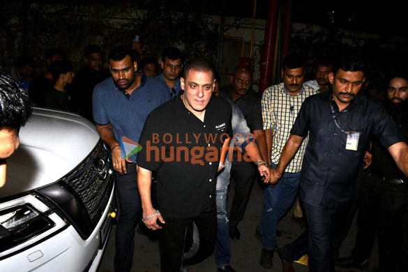 photos celebs snapped at bastian in worli2 11