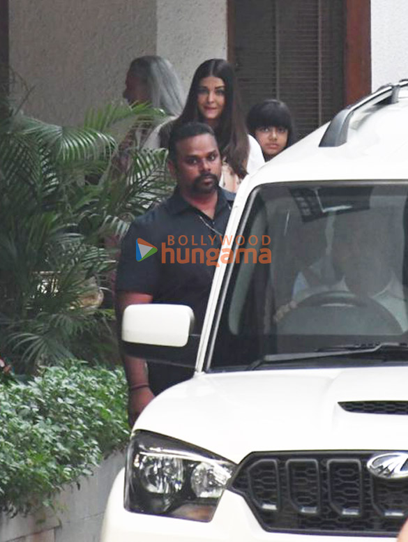 photos chief minister of west bengal mamata banerjee visits amitabh bachchan house at his residence in juhu 2