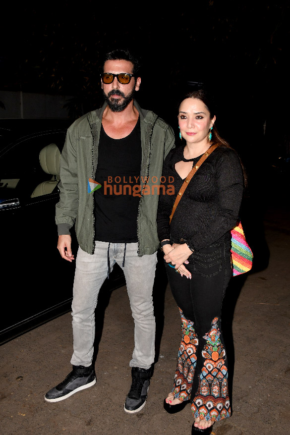 photos esha deol hosts gadar 2 screening 05