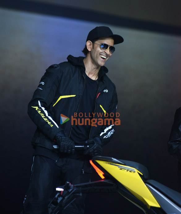 photos hrithik roshan snapped at a bike launch in delhi 5