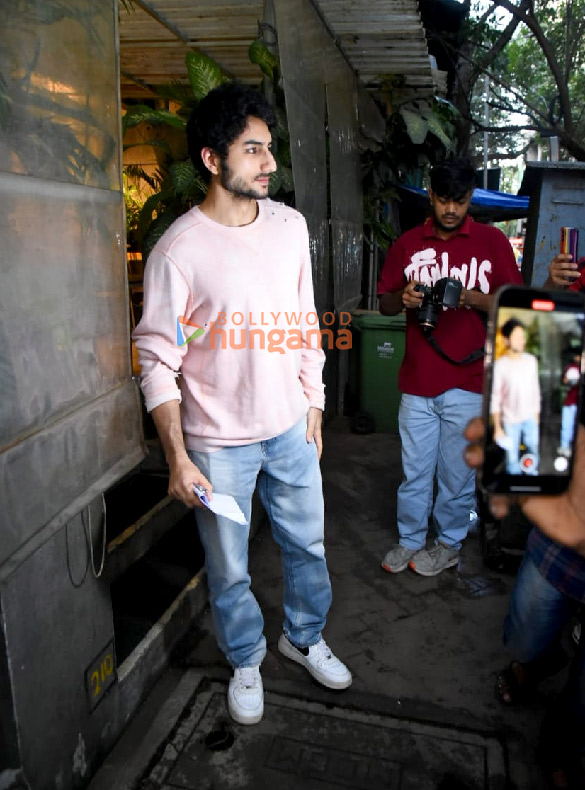 photos ibrahim ali khan snapped in bandra 1