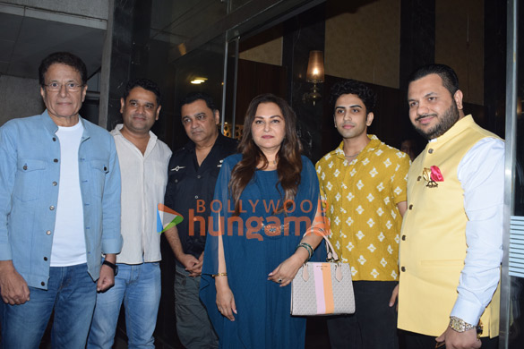 photos jaya prada arun govil and others snapped outside sandeep singhs residence 4