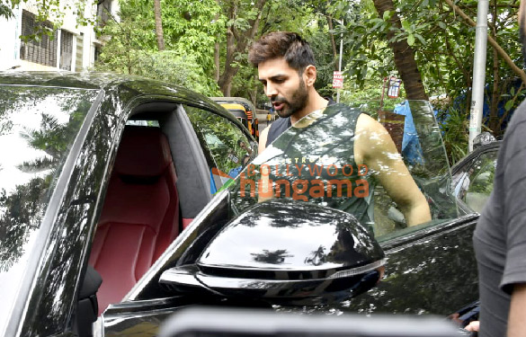 photos kartik aaryan spotted outside the gym 4
