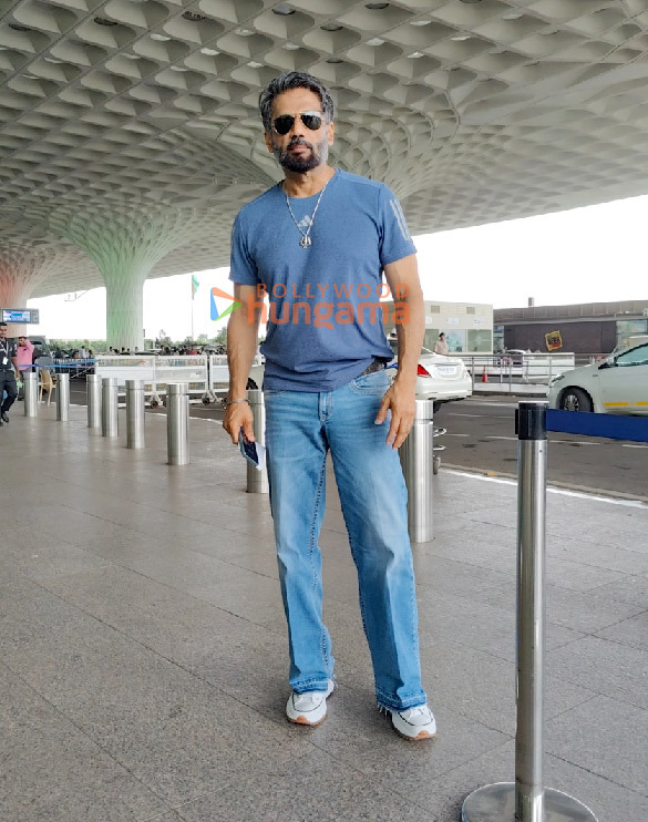 photos kriti sanon nupur sanon kalki koechlin and others snapped at the airport
