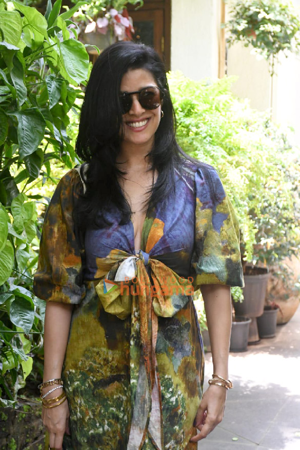Photos: Nimrat Kaur snapped outside a salon Photos: Nimrat Kaur snapped outside a salon