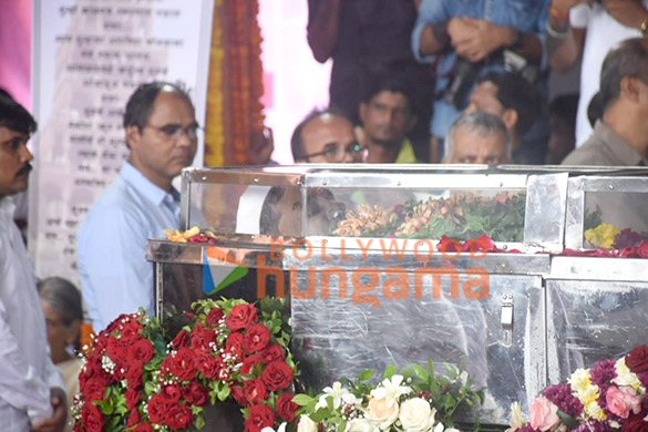 photos nitin chandrakant desais funeral 2