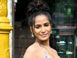 Photos: Poonam Pandey snapped in Juhu