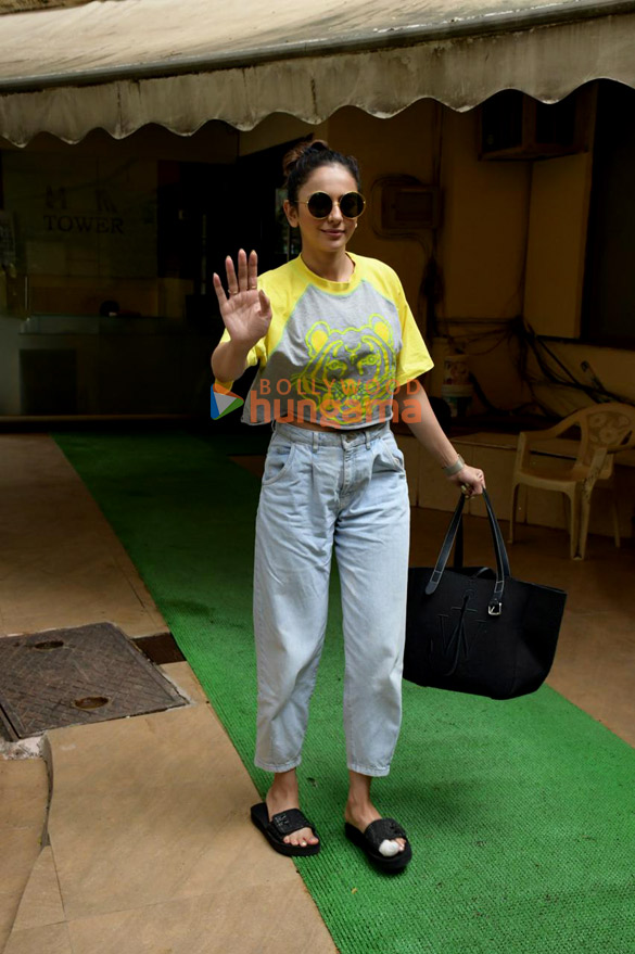 photos rakul preet singh snapped in bandra 4 9