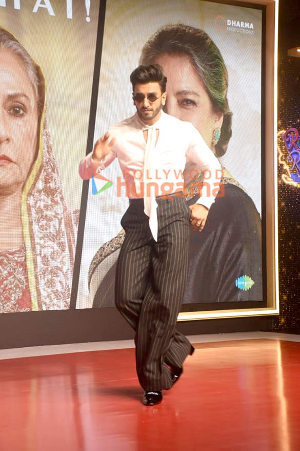 photos ranveer singh alia bhatt karan johar and dharmendra snapped promoting their film rocky aur rani kii prem kahaani 7 2
