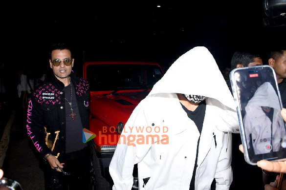 photos rohit roy raj kundra bunty walia and others snapped at bastian in worli 1