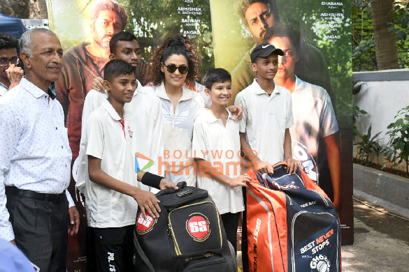 photos saiyami kher snapped with kids in mumbai 5