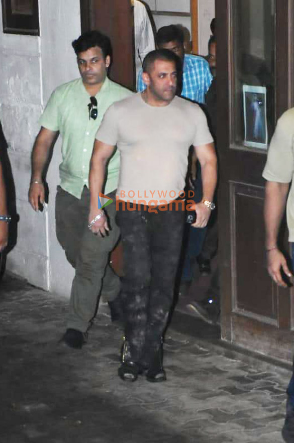 photos salman khan snapped at a dubbing studio in bandra 1