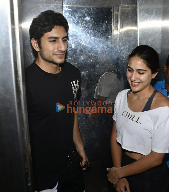 photos sara ali khan and ibrahim ali khan snapped in juhu 2