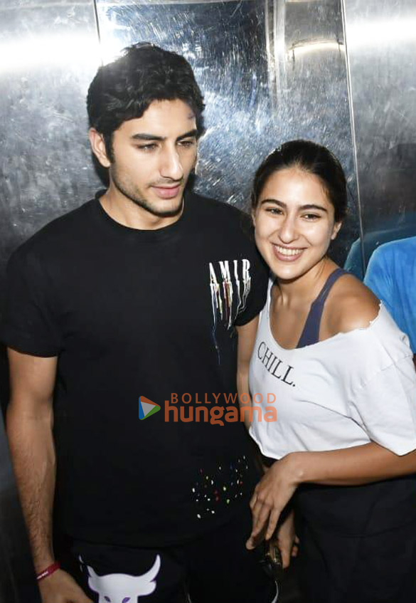 Photos: Sara Ali Khan and Ibrahim Ali Khan snapped in Juhu Photos: Sara Ali Khan and Ibrahim Ali Khan snapped in Juhu