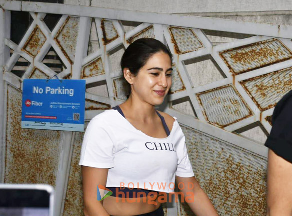 photos sara ali khan and ibrahim ali khan snapped in juhu 5