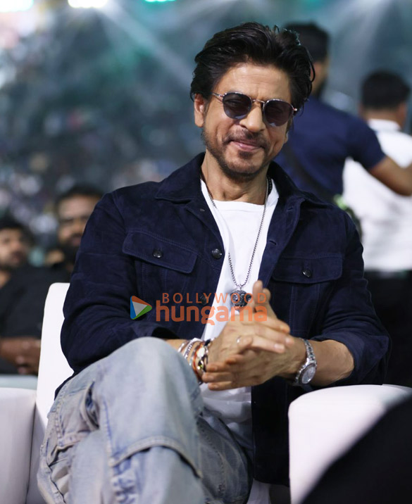 Photos Shah Rukh Khan, Vijay Sethupathi And Team Jawan Snapped At Audio ...