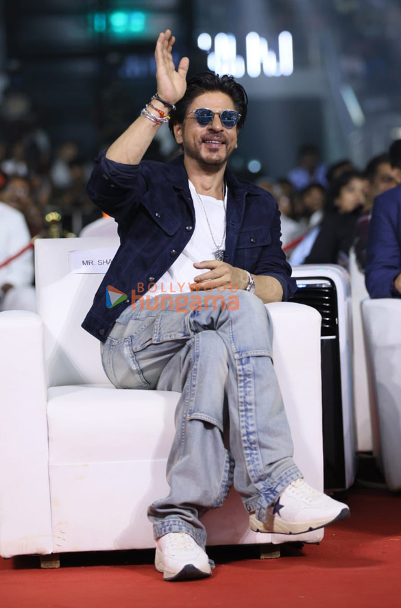 photos shah rukh khan vijay sethupathi and team jawan snapped at audio launch in chennai 13