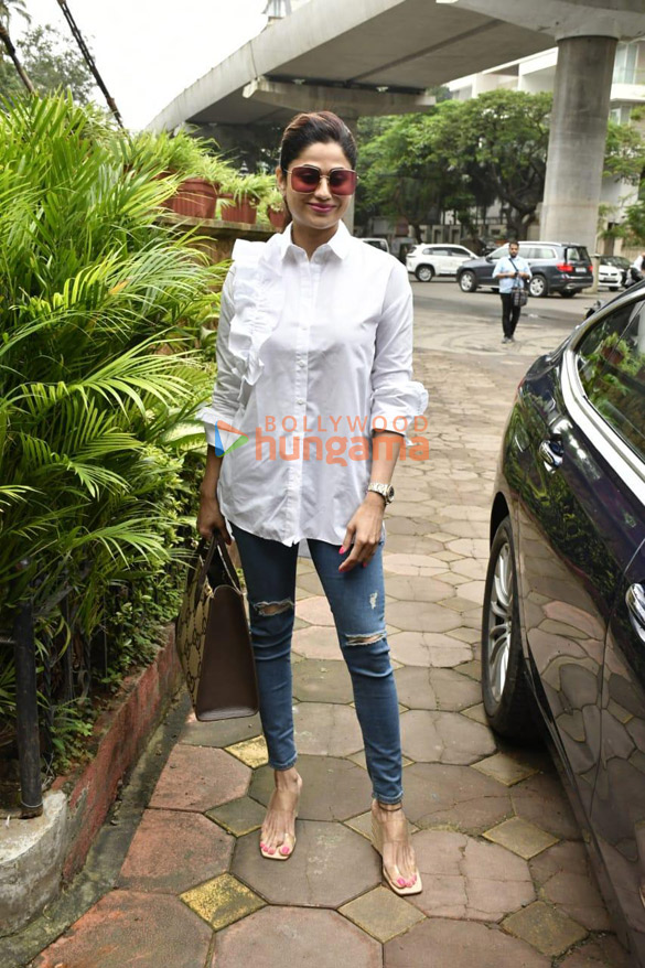 photos shamita shetty snapped in juhu 6