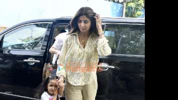Photos: Shilpa Shetty snapped in Juhu