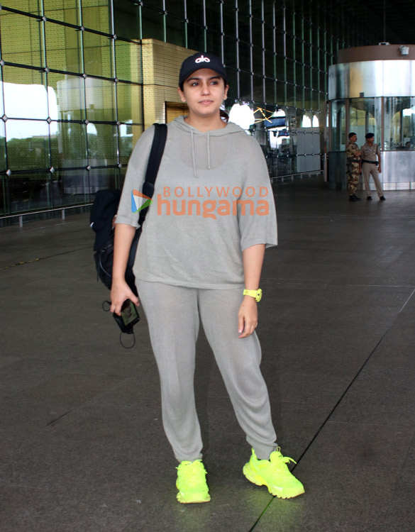 photos shraddha kapoor and huma qureshi snapped at the airport 2