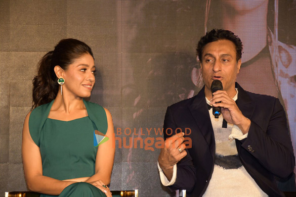 photos sunidhi chauhan attends danube properties press conference 5