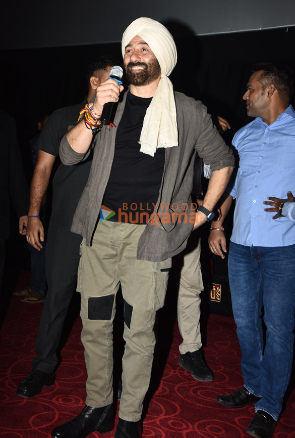 Photos: Sunny Deol snapped at the special screening of Gadar 2 for the general public at Rivoli CP, New Delhi Photos: Sunny Deol snapped at the special screening of Gadar 2 for the general public at Rivoli CP, New Delhi