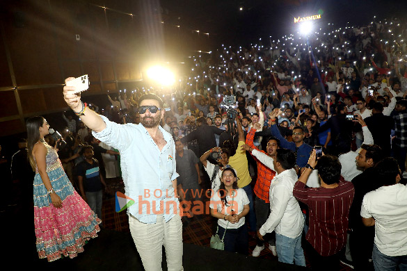 photos sunny deol visits miraj cinemas in indore for the promotions of gadar 2 1