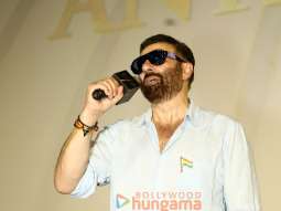 Photos: Sunny Deol visits Miraj Cinemas in Indore for the promotions of Gadar 2