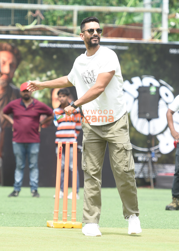 photos team of ghoomer organizes a cricket match with cast and crew 2