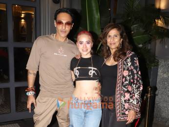 Photos: Uorfi Javed and Mozez Singh snapped at Ditas in Mumbai Photos: Uorfi Javed and Mozez Singh snapped at Ditas in Mumbai