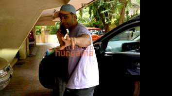 Photos: Varun Dhawan snapped outside a clinic
