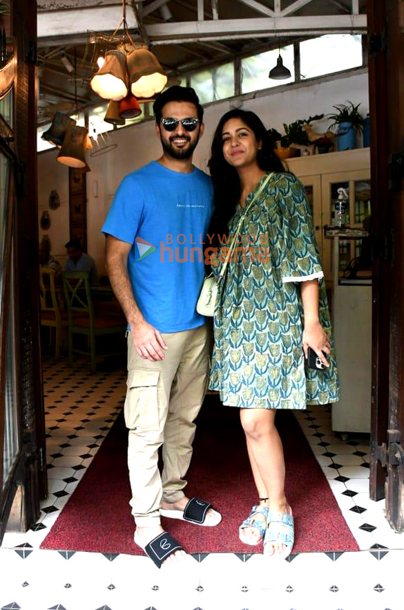 photos vatsal sheth and ishita dutta spotted at fable cafe in juhu 4