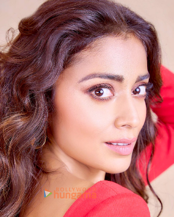 shriya saran 9 11