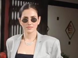 Sonnalli Seygall flaunts her mangalsutra as she strikes a pose for paps