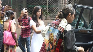 Suhana Khan, Gauri Khan & Zoya Akhtar get clicked together by paps
