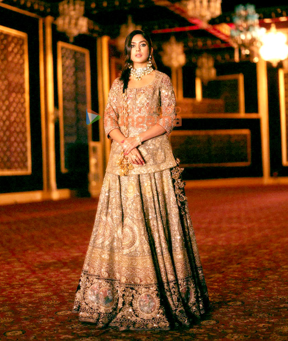 mrunalthakur 8