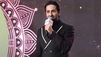 Ayushmann Khurrana And Prasoon Joshi Recite Their Poems At The Prestigious IndAA Awards