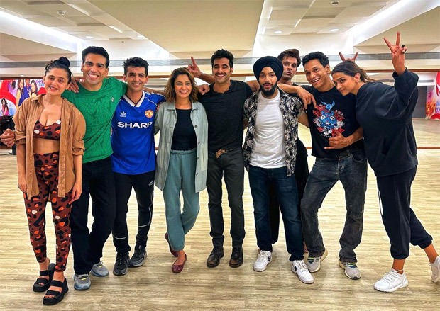Fighter: Deepika Padukone rehearses for a dance number with Karan Singh Grover and Sanjeeda Sheikh, see photos 