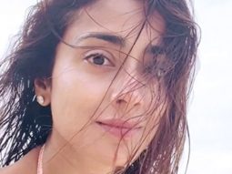 It’s a beach day for Shriya Saran and her little one