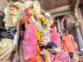 Kartik Aaryan kickstarts Ganeshotsava by seeking blessings from Lalbaugcha Raja Kartik Aaryan kickstarts Ganeshotsava by seeking blessings from Lalbaugcha Raja