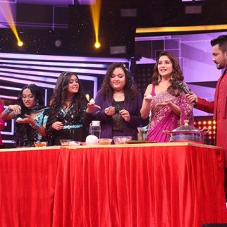 Madhuri Dixit shows us how to make Ukadiche Modak on the sets of Sa Re Ga Ma Pa