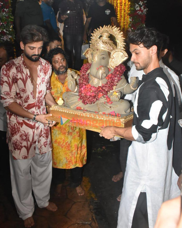 photos aayush sharma arpita khan and others snapped during ganpati visarjan 3