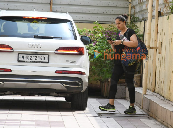 photos bipasha basu spotted outside the gym 2
