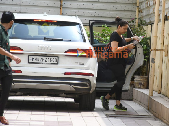 photos bipasha basu spotted outside the gym 3
