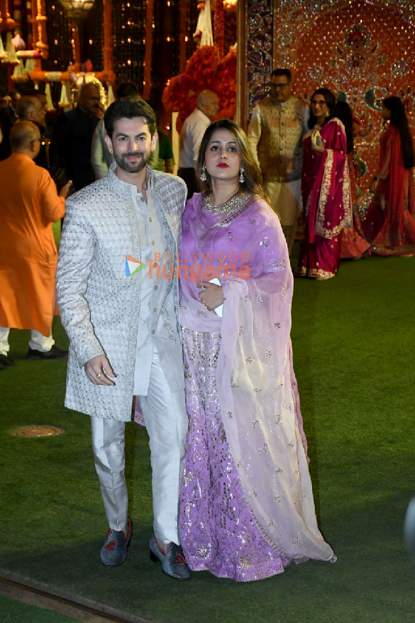 photos celebs arrive at ambanis house for ganpati darshan5 12