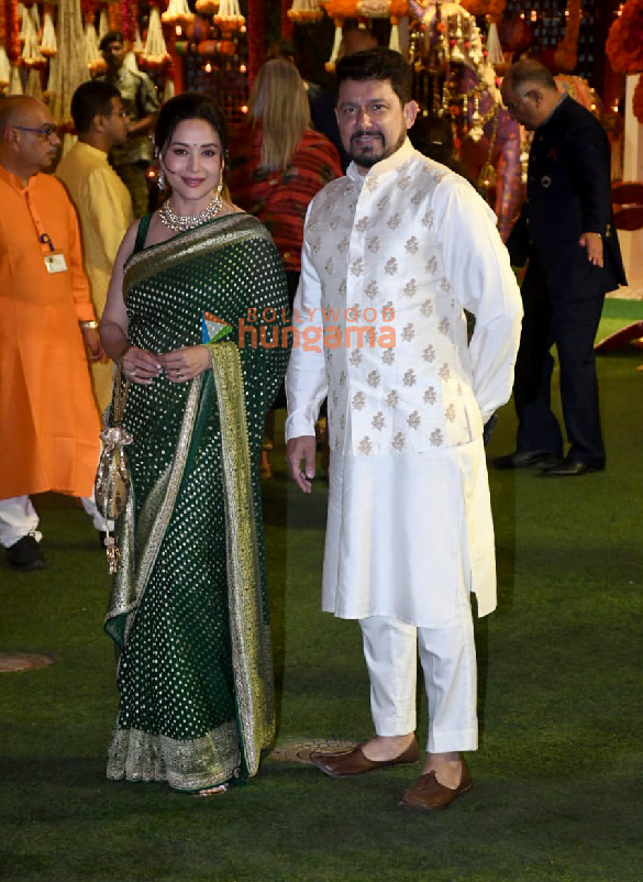 photos celebs arrive at ambanis house for ganpati darshan5 3