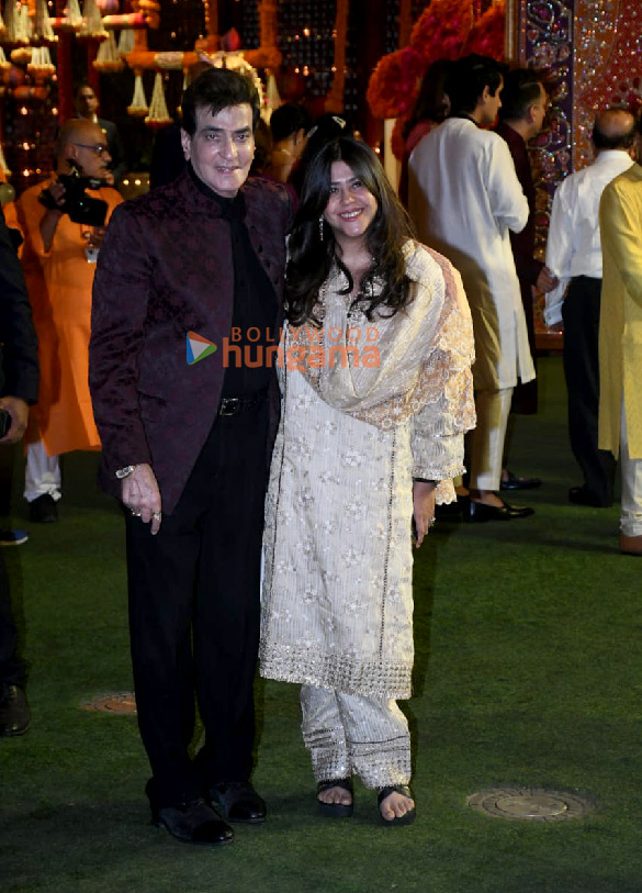 photos celebs arrive at ambanis house for ganpati darshan5 7