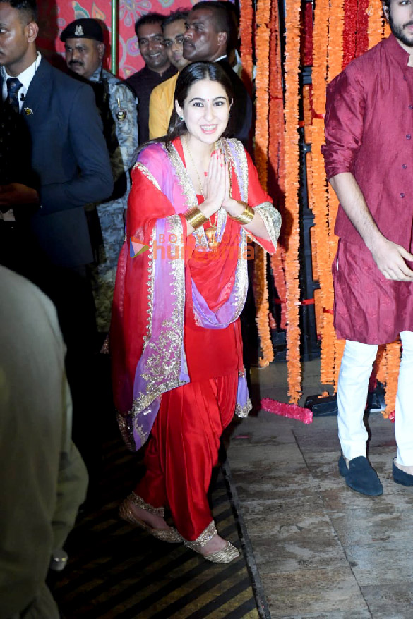photos celebs arrive at ambanis house for ganpati darshan8 3
